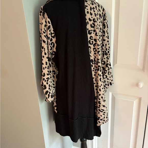 Ali Miles Black and Tan Animal Print Tunic - Picture 9 of 13
